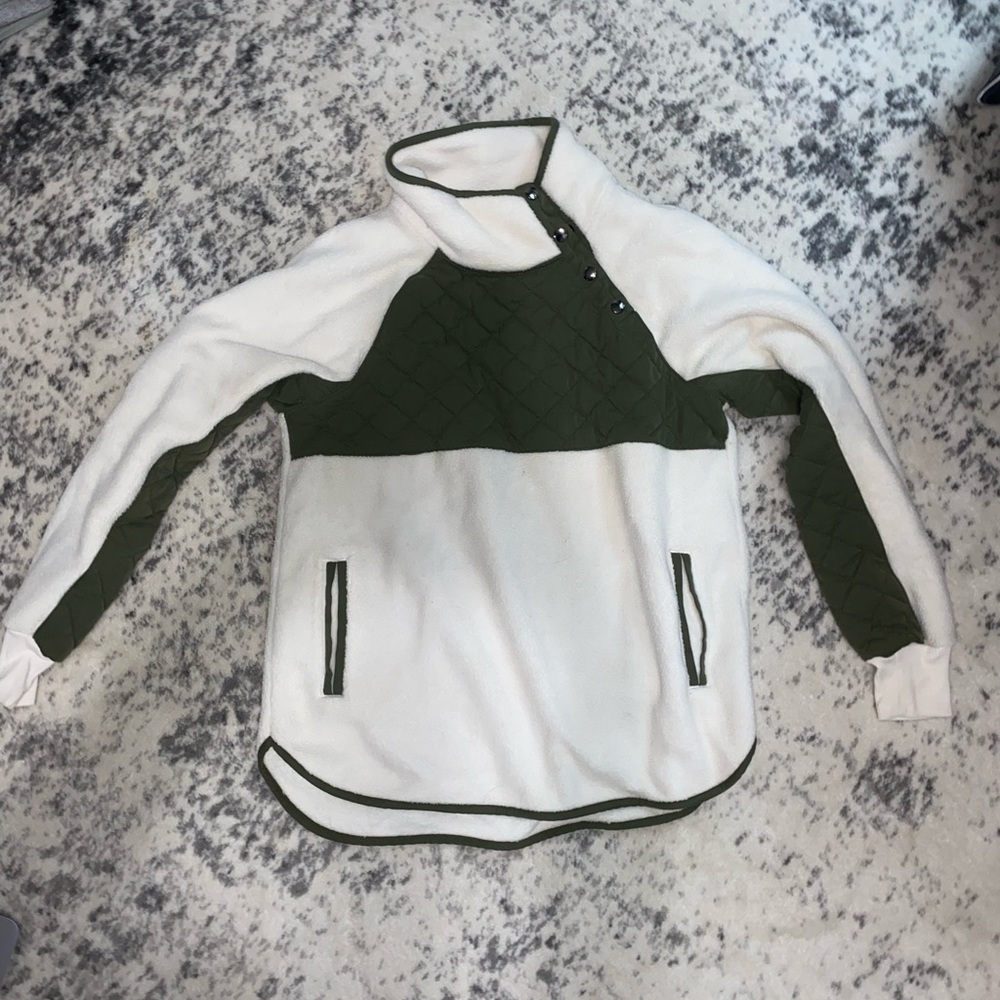 Abercrombie and Fitch asymmetrical snap pullover size medium